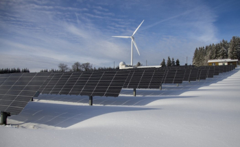 Differenze tra eolico e fotovoltaico: quale conviene di pi per l'uso abitativo?